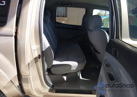 2008 Toyota Tacoma Base V6 z USA, uszkodzony, nr VIN 3TMLU42N98M014473